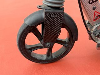 Patin El freno de mano no funciona, está roto.