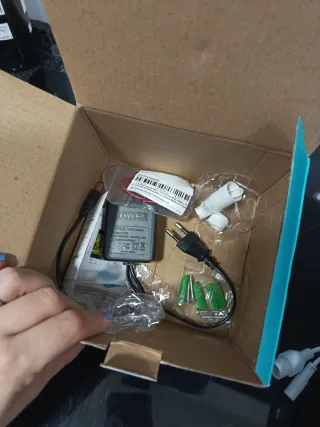 Cámara de vigilancia blanca