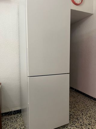Vendo mi Frigorífico EDESA blanco con congelador