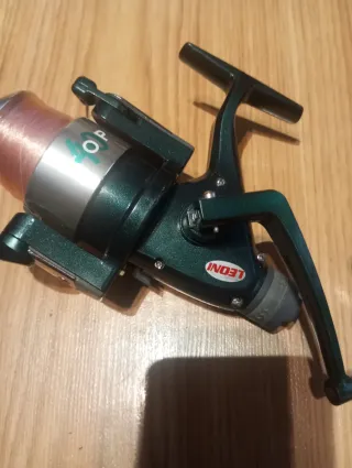 Carretes de pesca variados