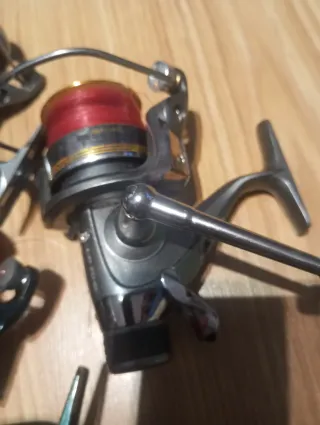 Carretes de pesca variados