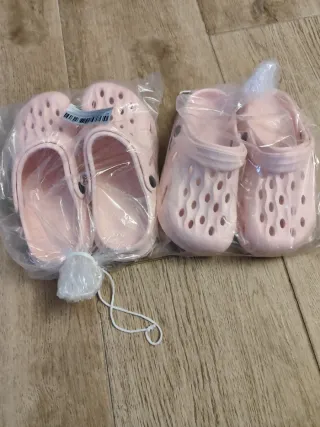 Sandalias rosas nuevas a estrenar