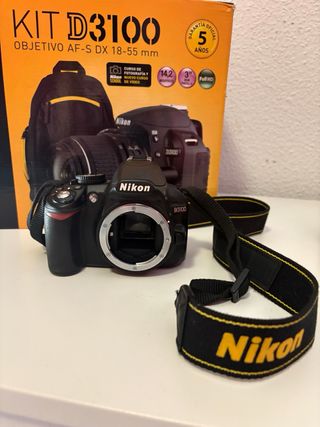 Cámara Nikon D3100 Kit + Accesorios