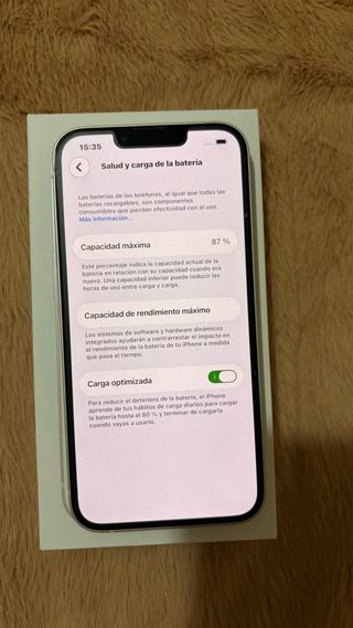 iPhone 13 Blanco con Accesorios