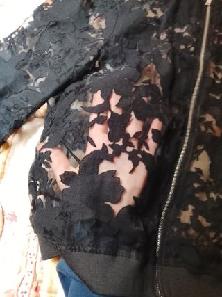 Zara Chaqueta Transparente Estampada Flores