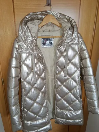 Plumas dorado mujer talla M