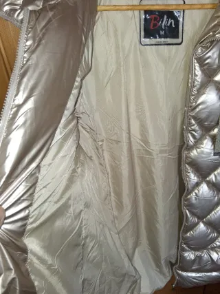 Plumas dorado mujer talla M