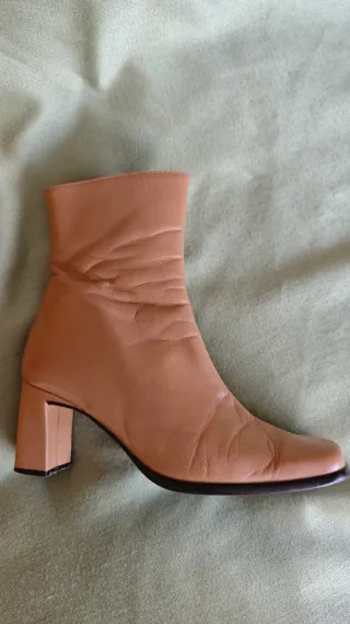 Botines de piel beige talla 39