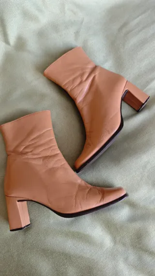 Botines de piel beige talla 39