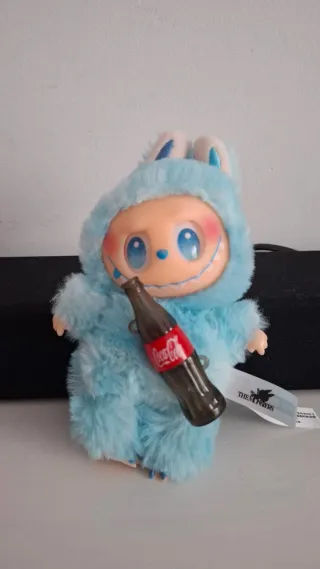 Labubu Coca-Cola de mercadillo