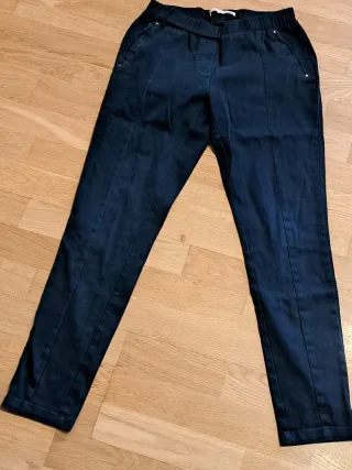 Pantalón pitillo verde oscuro