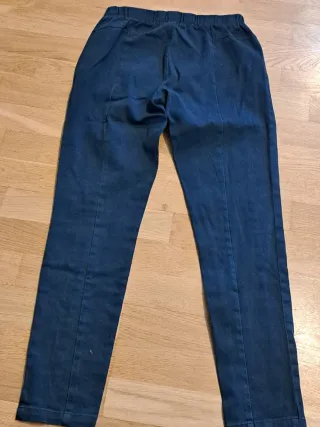 Pantalón pitillo verde oscuro