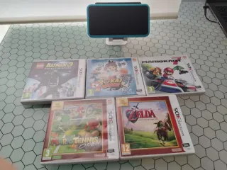 Nintendo 2DS XL Negra y Azul + 5 Juegos