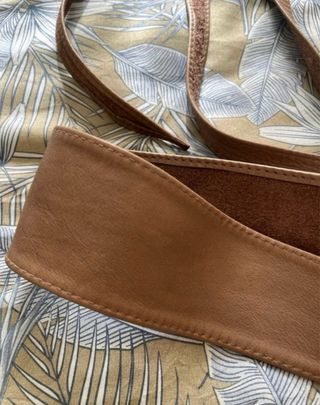 Cinturón de cuero ajustable