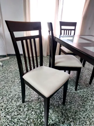 Mesa comedor de madera y cristal con 6 sillas