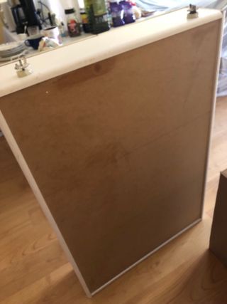 Armario estrecho para colgar blanco