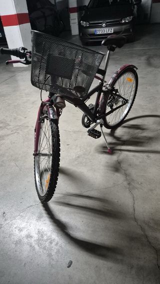 Bicicleta BTWIN con cesta