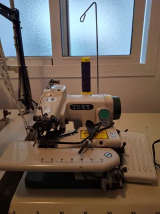 Máquina de coser bajos TONY