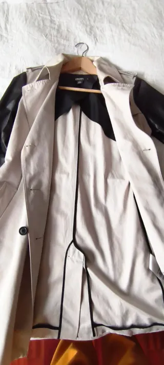 Gabardina Donna Karan cuero beige/negro