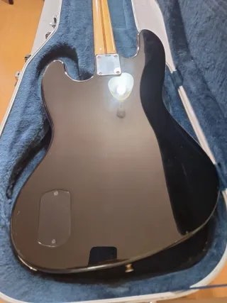 Bajo Fender Jazz Bass Deluxe México