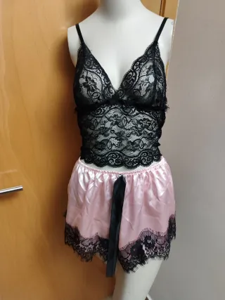 Conjunto lencería pijama encaje negro y rosa