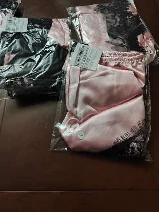Conjunto lencería pijama encaje negro y rosa