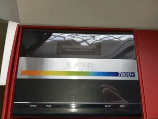 Atari 7800+ Consola Videojuegos + Mando