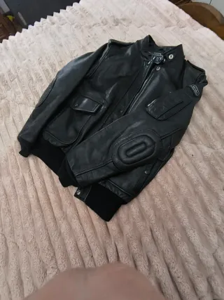 Chaqueta de cuero negra talla 44