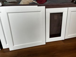 Puertas y baldas BESTA Ikea