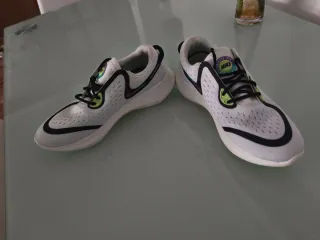 Zapatillas Nike running Blancas y Verdes