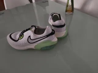 Zapatillas Nike running Blancas y Verdes