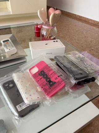 iPhone 11 Blanco 256 GB + Extras