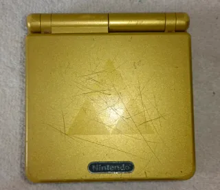 Nintendo Game Boy Advance SP con logo del Zelda