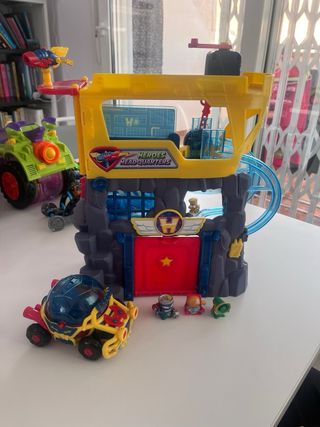 Base Superthings Heroes Headquarters