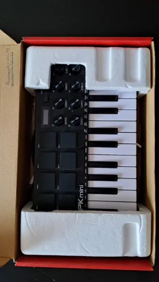 Akai MPK Mini MK3 - Controlador MIDI