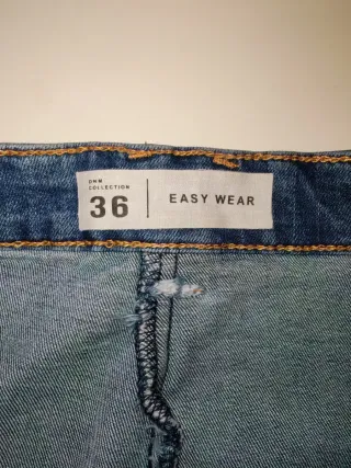 Falda vaquera abotonada azul