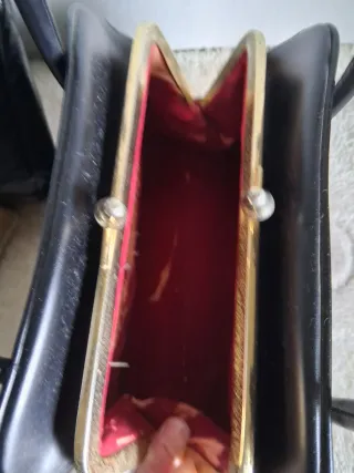 Bolsos negros de piel ,principios de 1920