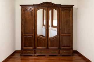 Dormitorio completo madera castaño, rustico.