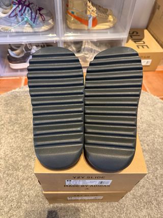 Yeezy Slide Gris
