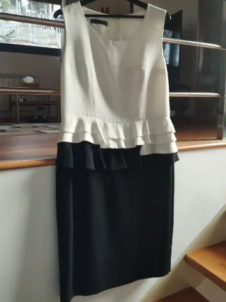 Vestido blanco y negro con volantes