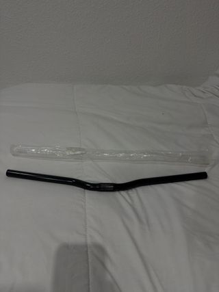 Manillar de bicicleta negro