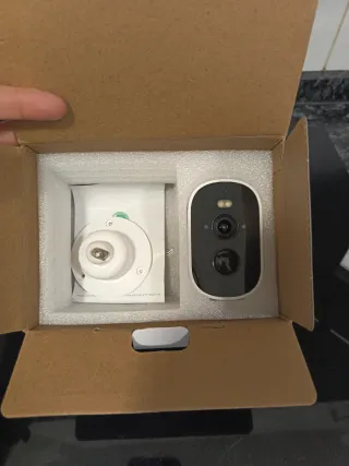 Cámara de vigilancia con batería interna