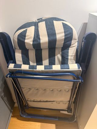 Hamaca de tela y metal azul y beige