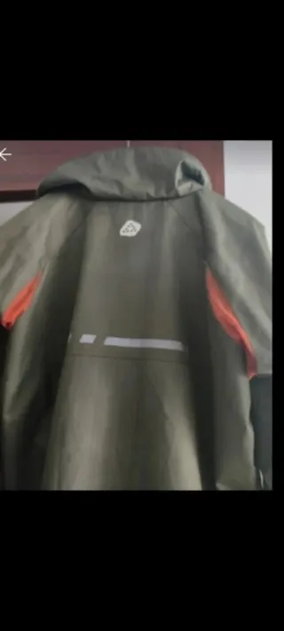 Chubasquero deportivo caballero