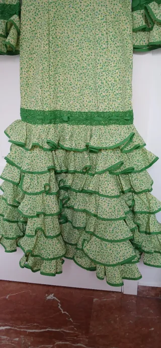 Traje de Flamenca verde volantes