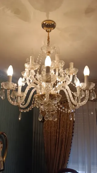 Mueble antiguo dorado de metal