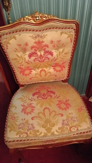 Mueble antiguo dorado de metal