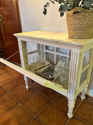Alacena /vitrina vintage acristalada