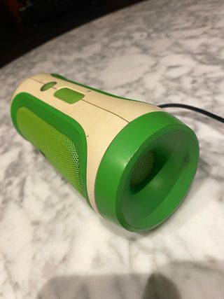 Altavoz JBL Verde y Blanco