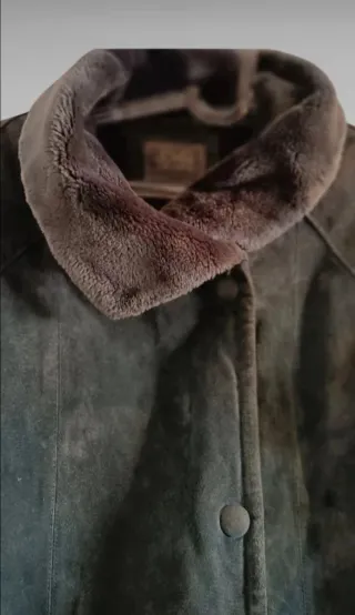 Chaquetón de piel gris antracita